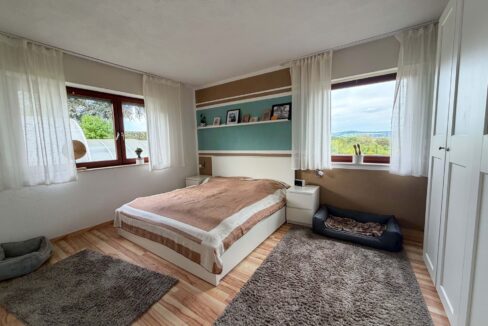 Schlafzimmer mit Ankleide EG