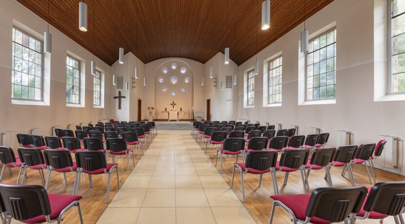 eindrucksvoller Kirchsaal