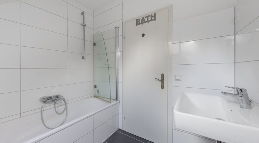 modernes Wannenbad