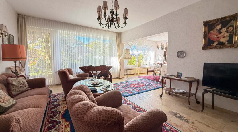 Wohn-/Esszimmer (ELW)