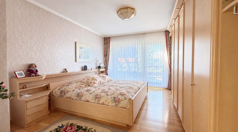 Schlafzimmer (OG)
