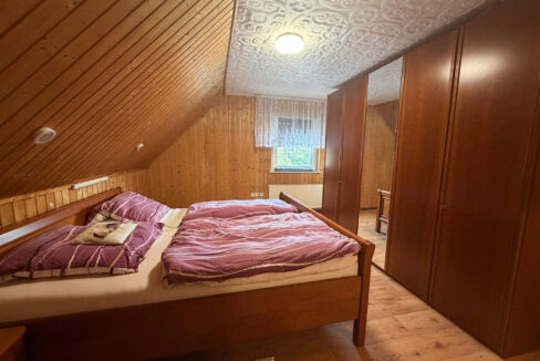 Schlafzimmer DG