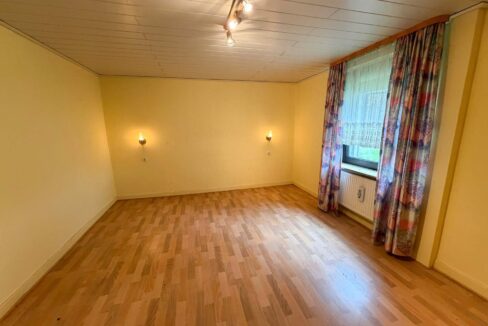 Schlafzimmer (EG)