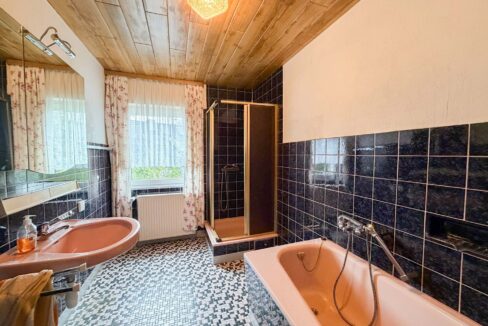 Badezimmer (OG)
