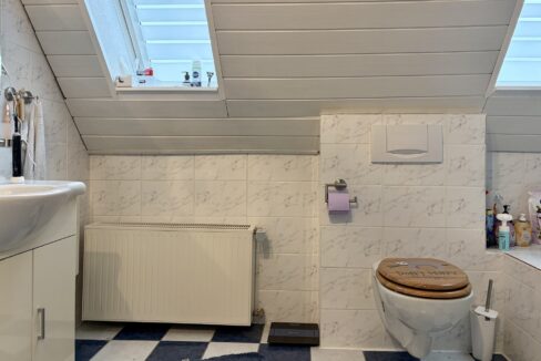 geräumiges Bad DG - Anbau