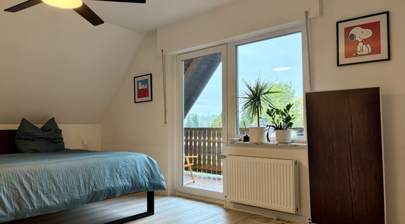 Schlafzimmer mit Balkon DG - Anbau