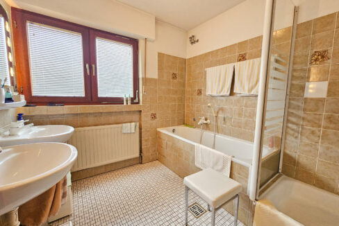 Badezimmer im OG