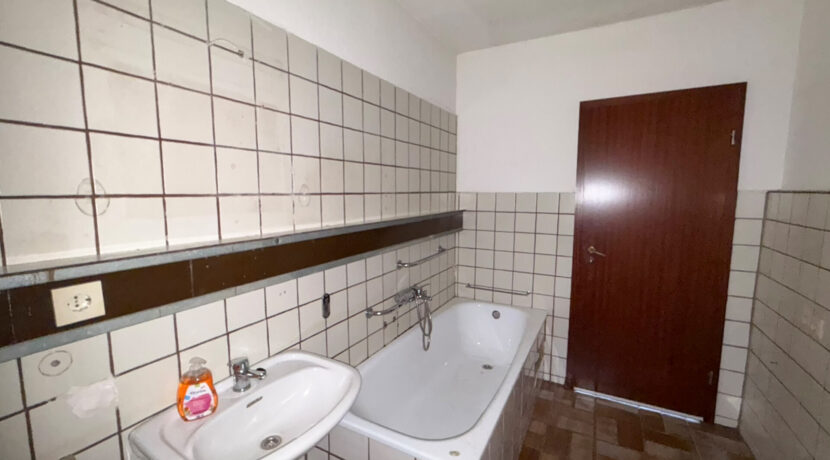 Badezimmer (hinten)