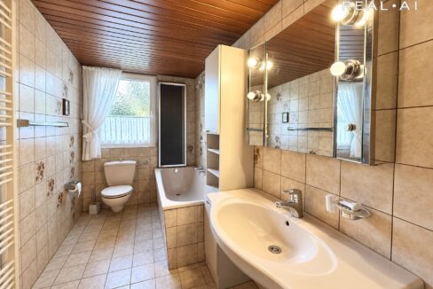 Badezimmer im Erdgeschoss