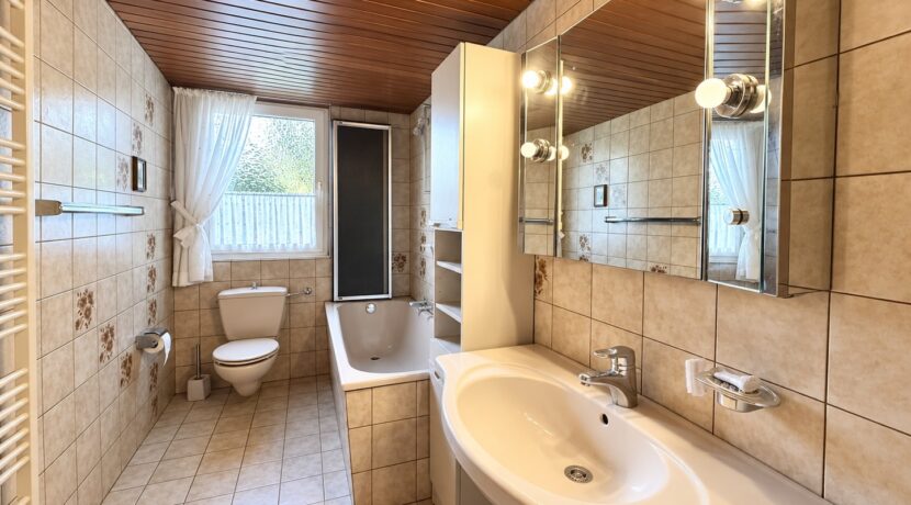 Badezimmer im Erdgeschoss