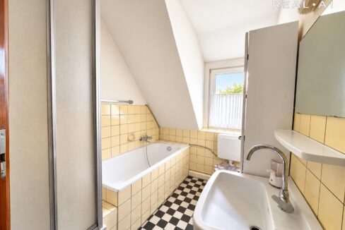 Badezimmer im Dachgeschoss
