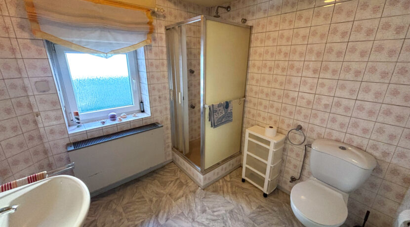 Badezimmer EG
