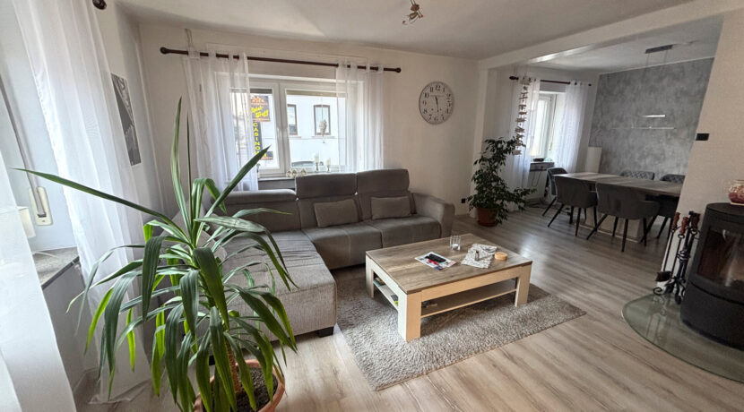 Wohn-/Esszimmer OG